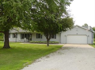 3767 S Viking Dr, Mentone, IN 46539