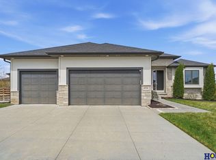 6516 Julia Cir, Lincoln, NE 68516