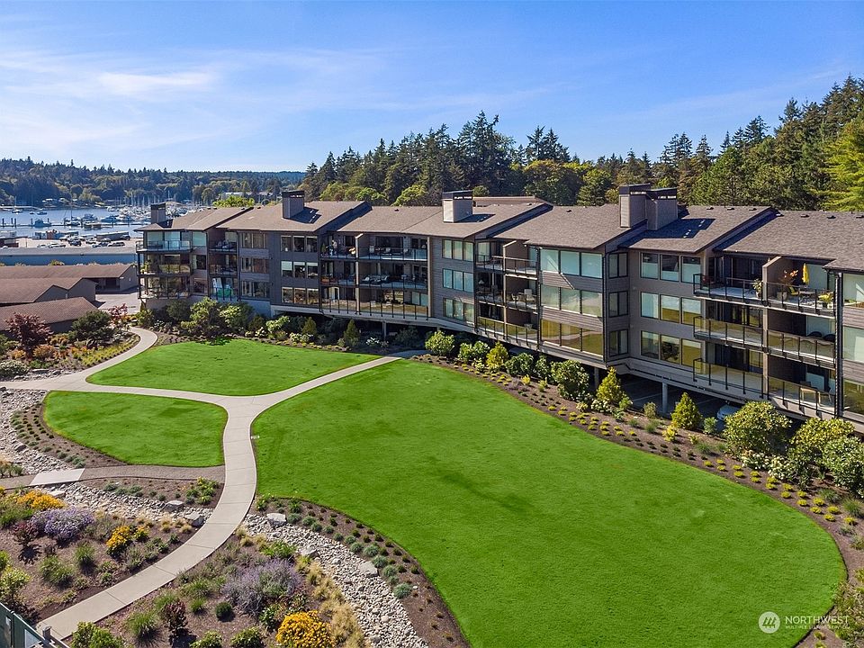2nd image of 400 Harborview Drive SE #224