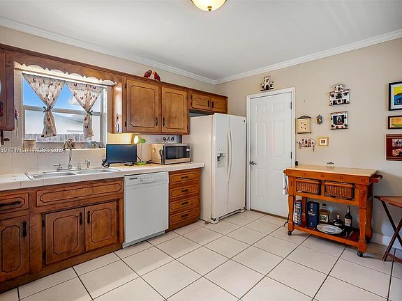 4th image of 5043 SW 91st Ter