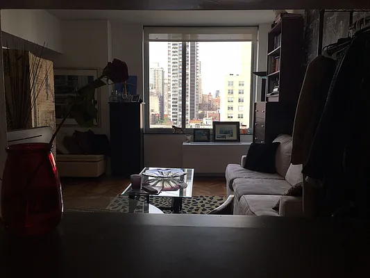 Rented by June Shapiro & Associates | media 10