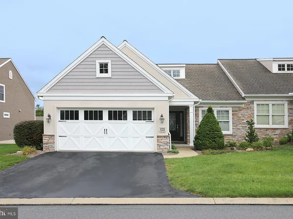 1040 English Dr, Lebanon, PA 17042