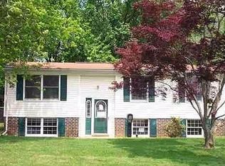 1305 Wogan Rd, York, PA 17404