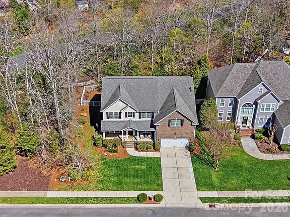 3rd image of 1909 Abbotts Creek Rd