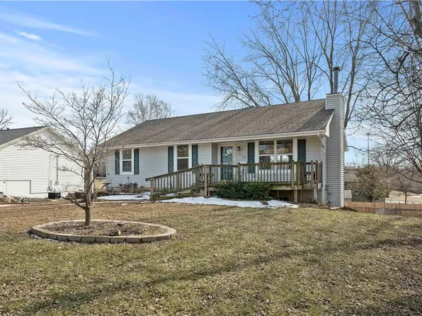 513 Nipper Ln, Leavenworth, KS 66048