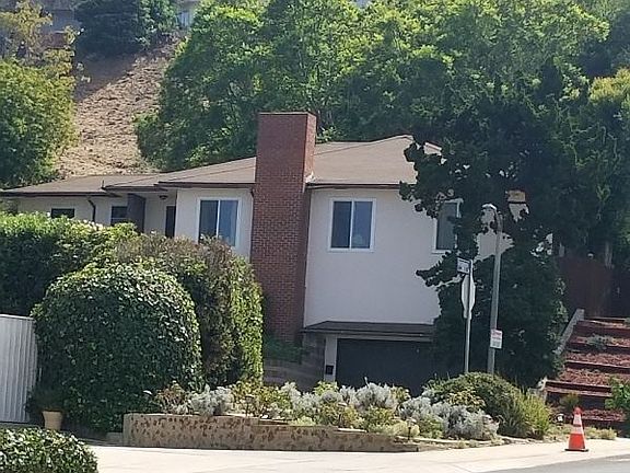 4th image of 3959 S Sycamore Ave