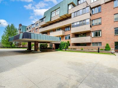 5200 Three Village Dr APT 3, Lyndhurst, OH, 44124