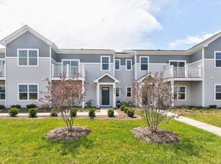 402 Comstock Rd, South Elgin, IL 60177