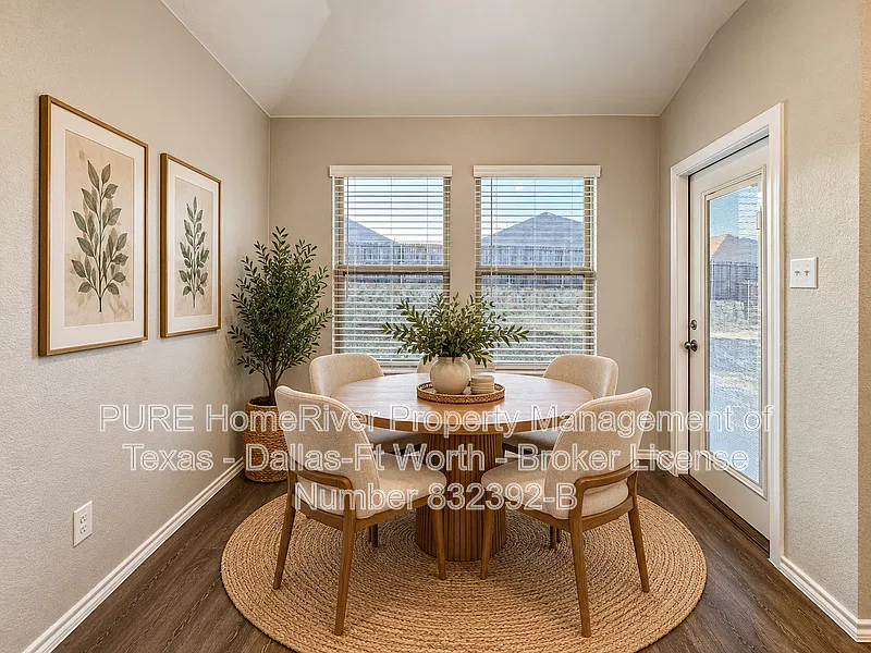 3 bed, 2.0 bath, 1310 sqft, $1,795 — Photo 3