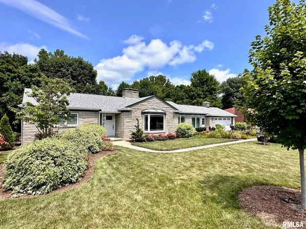 1906 Mound Rd, Jacksonville, IL 62650