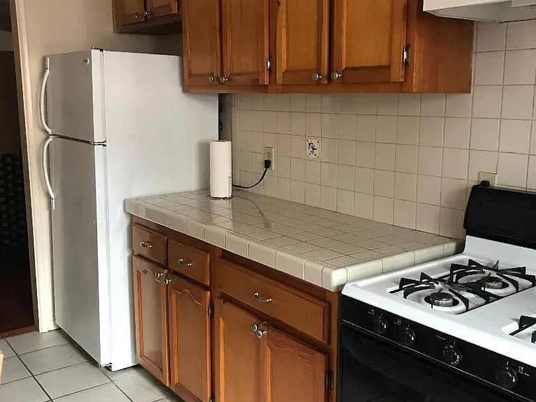 7137 Hawthorn Ave #3 — Photo 5