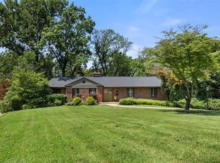 651 Hickory Ln, Saint Louis, MO 63131