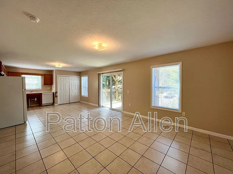 8 Zell Ln #A — Photo 3
