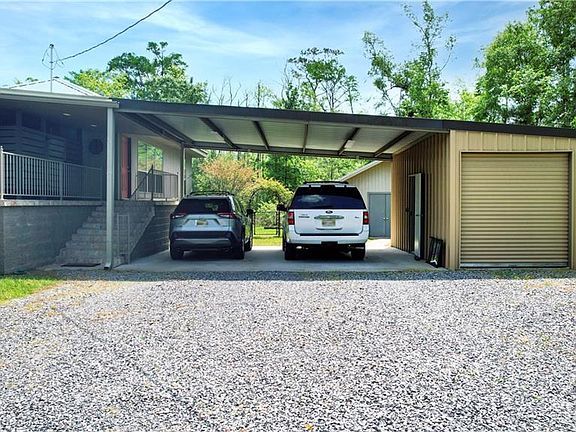 2nd image of 21550 Rosemound Ln