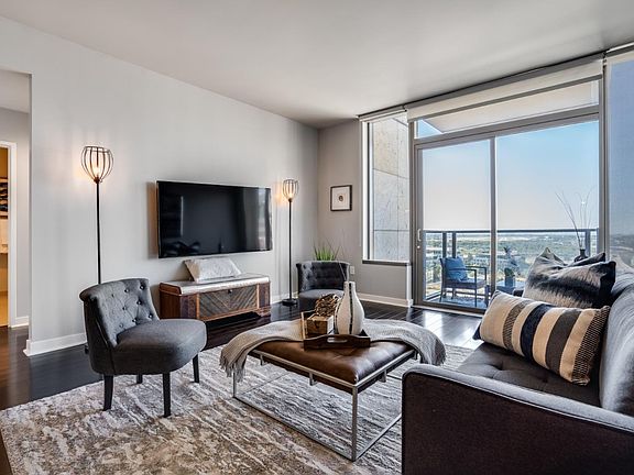 3rd image of 38 N Almaden Blvd Unit 1815