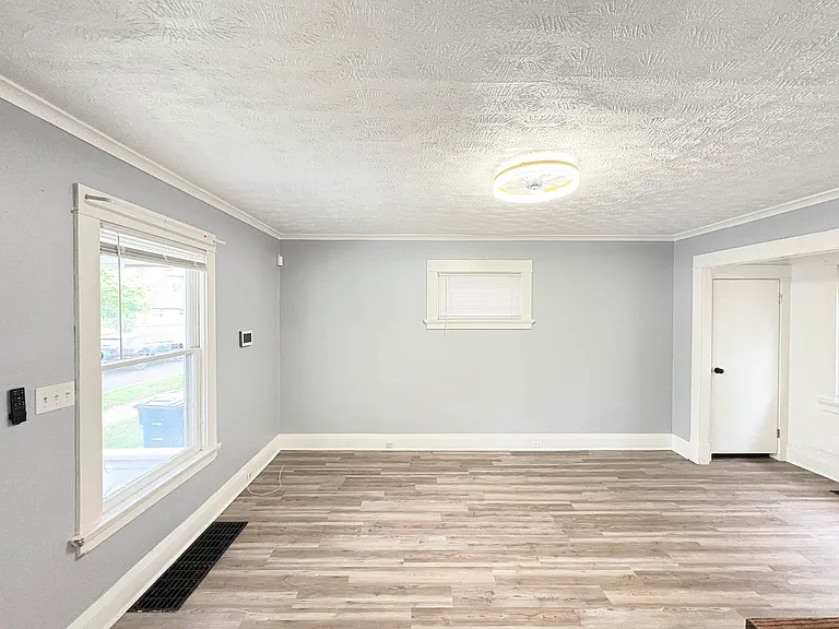 2324 Upton Ave — Photo 7