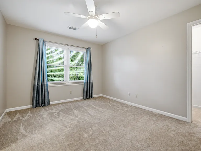 5525A Hampstead Way — Photo 40
