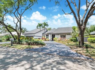 9030 SW 92nd Ct, Miami, FL 33176