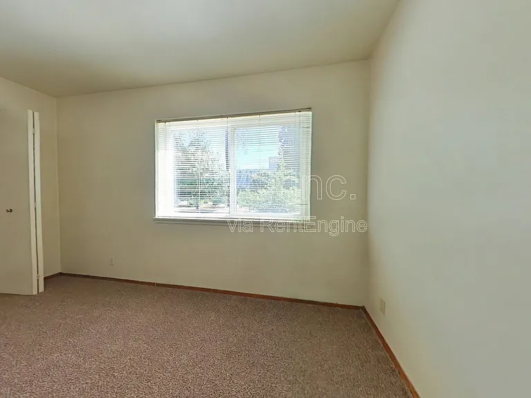 111 NW 11th St #103 — Photo 9