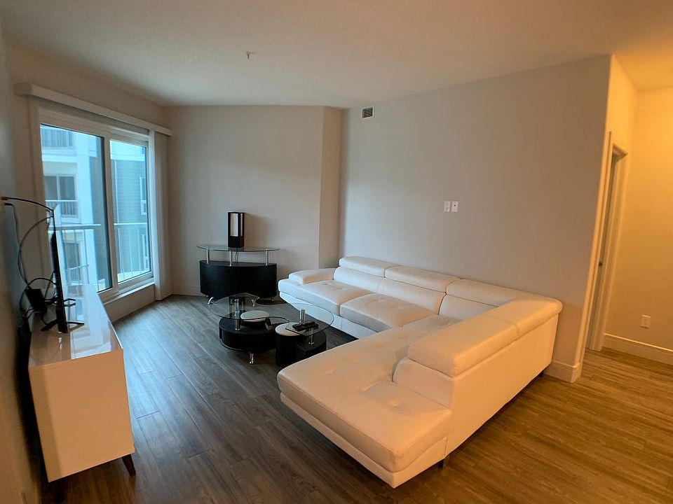 1st image of 10218 King St #327