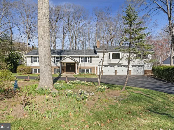 18607 Cabin Rd, Triangle, VA 22172