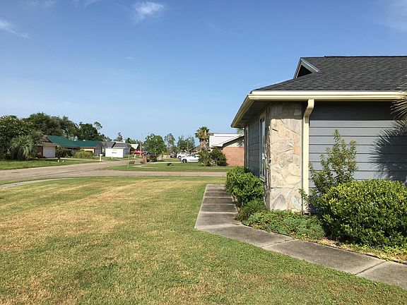 3rd image of 6816 Forsythe Dr