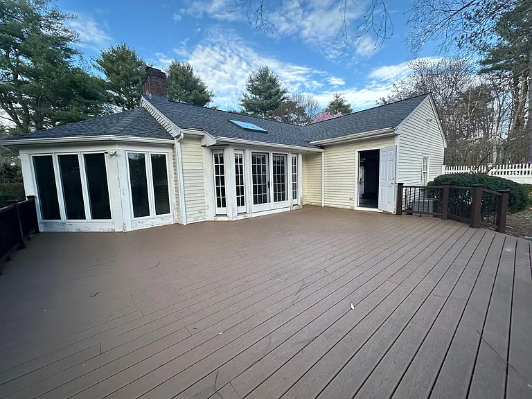 757 Wellesley St — Photo 44