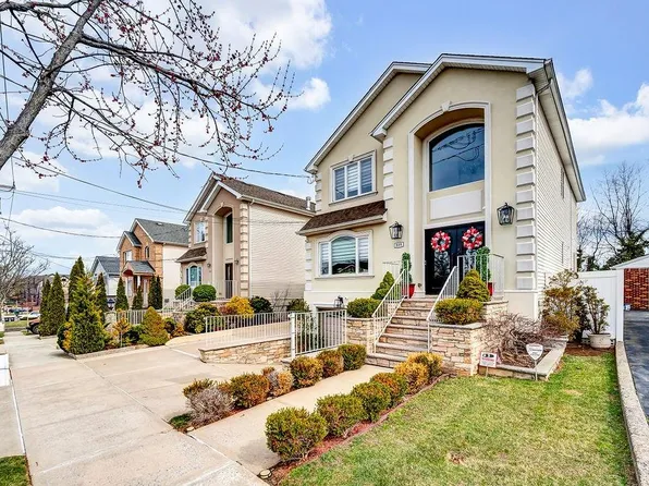 629 Marcy Avenue image 3 of 37