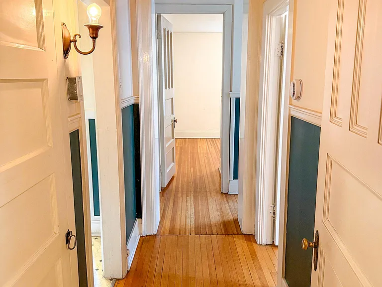 1302 N Williams St — Photo 14