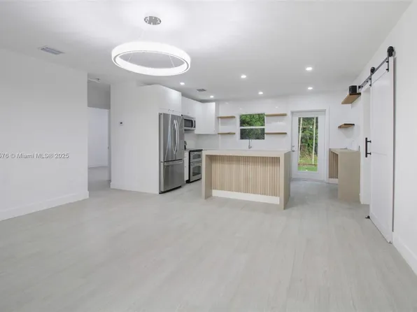 1570 NE 142nd St, North Miami, FL 33161