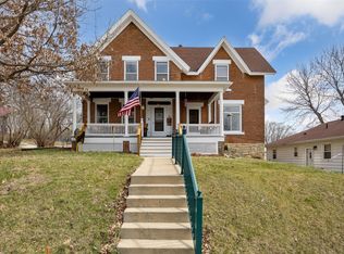 207 N Davis St, Anamosa, IA