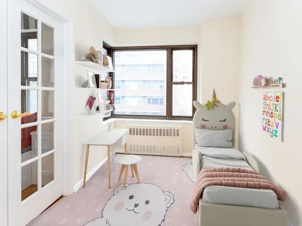 55 East End Avenue image 3 of 11