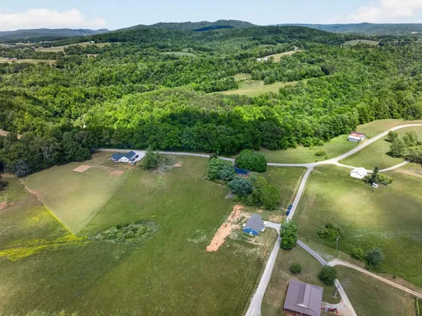 116 Bill Storie Rd, Byrdstown, TN 38549