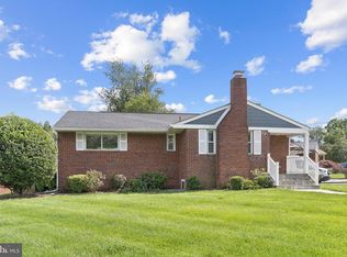 1105 Brooke Dr, Rockville, MD 20851