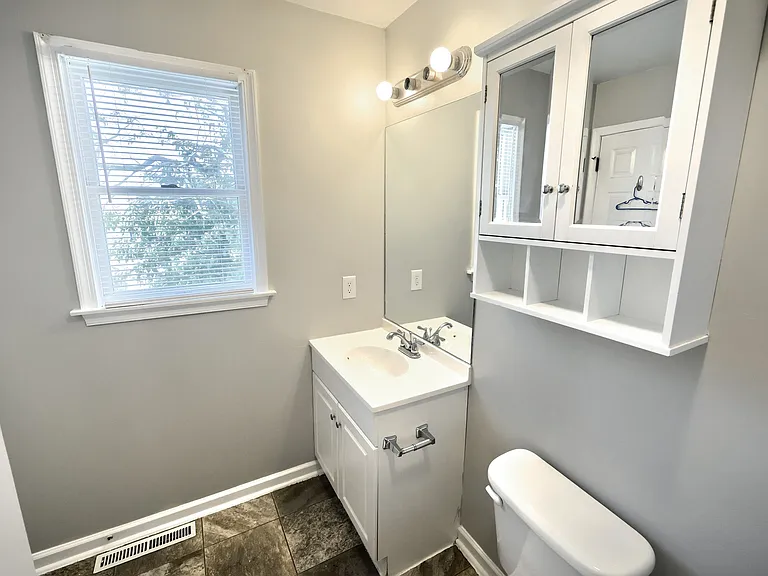 1676 Taylor Dr — Photo 18