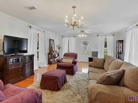 5th image of 9051 Carter Cir