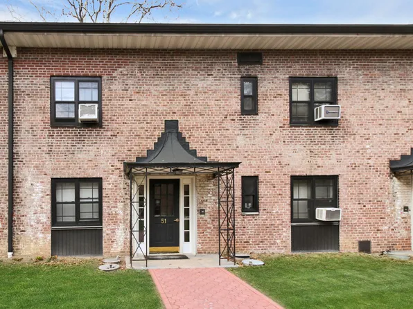 51 Manchester Rd #D1, Eastchester, NY 10709