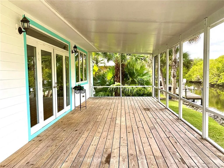 625 SW Salerno Rd — Photo 12