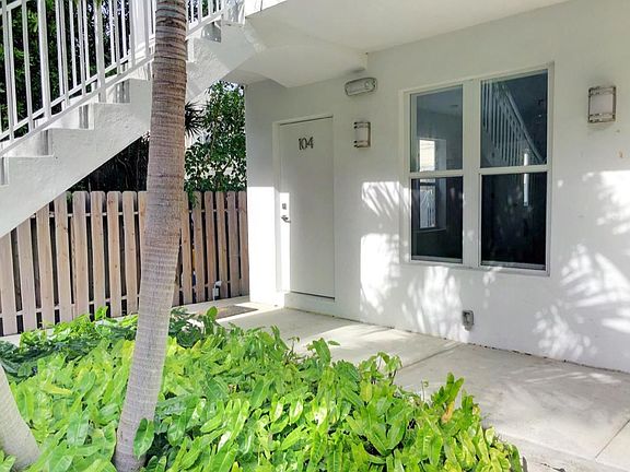 3rd image of 1419 West Ave #104