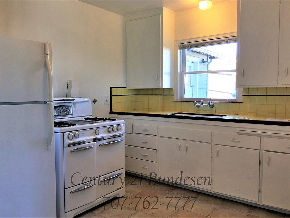 1st image of 422 1/2 Keller St