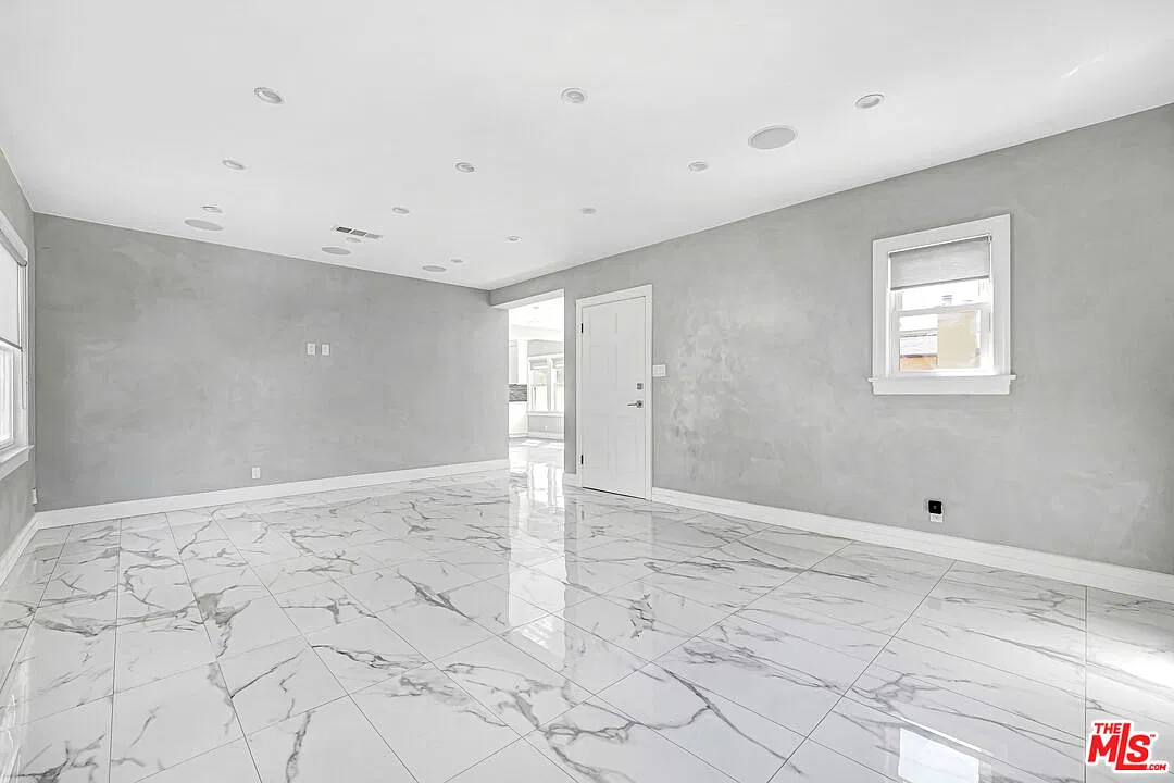 2 bed, 2.0 bath, 1562 sqft, $4,000 — Photo 3