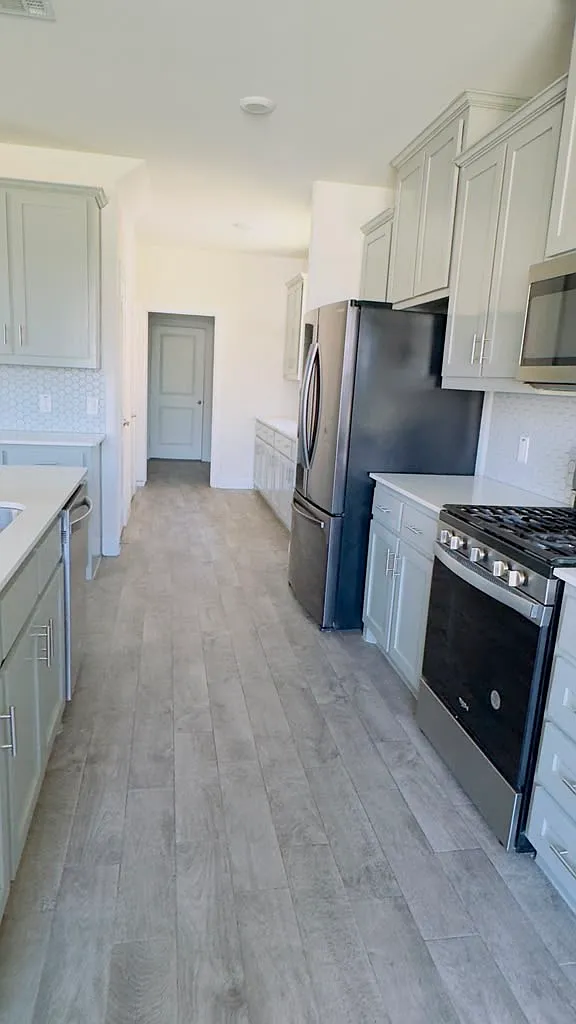 4 bed, 2.5 bath, 2668 sqft, $2,800 — Photo 2