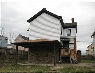 4th image of 20 N Carpenter St