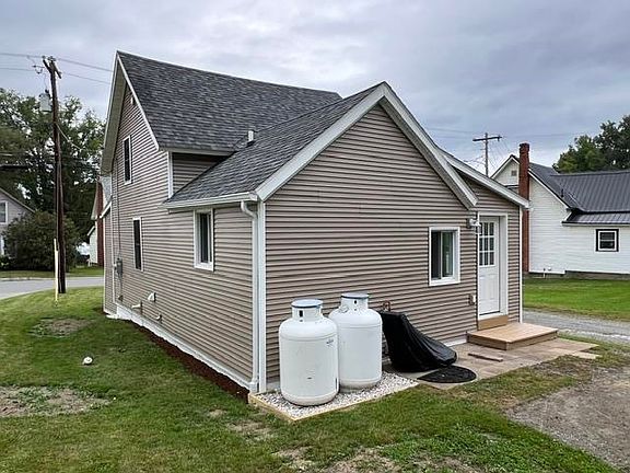 4th image of 265 Glen Road