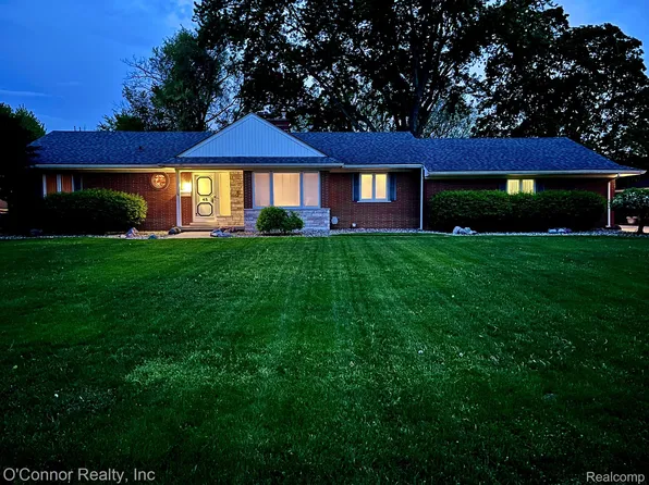 43 W Breitmeyer Pl, Mount Clemens, MI 48043