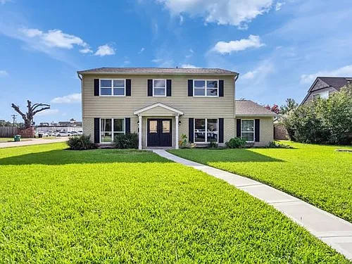 2103 Longhorn Dr Photo 1