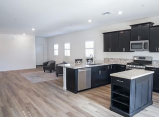 969 S Kandarian Ct, Fowler, CA 93625