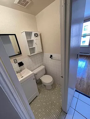 Rented by J Misrahi Realty Corp | media 29