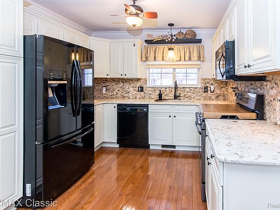 2nd image of 4655 Summer Ridge Dr #17