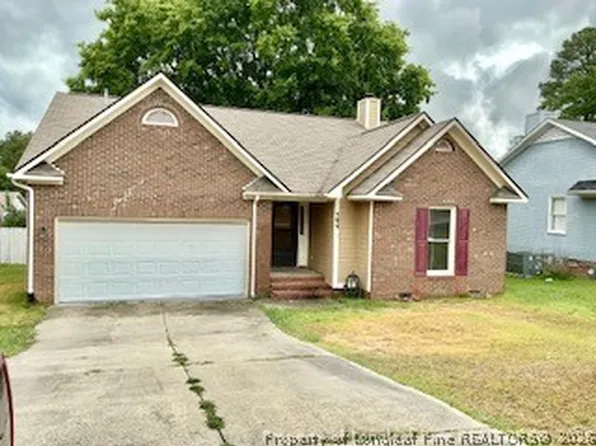 599 Sugaridge Ln, Fayetteville, NC 28311